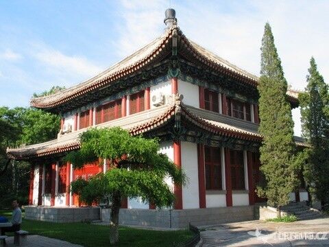 Hlavné mesto Číny nezabúda ani na tradičné staroveké stavby, autor: petcysmith