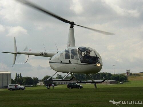 Robinson R 44, autor: -JvL-