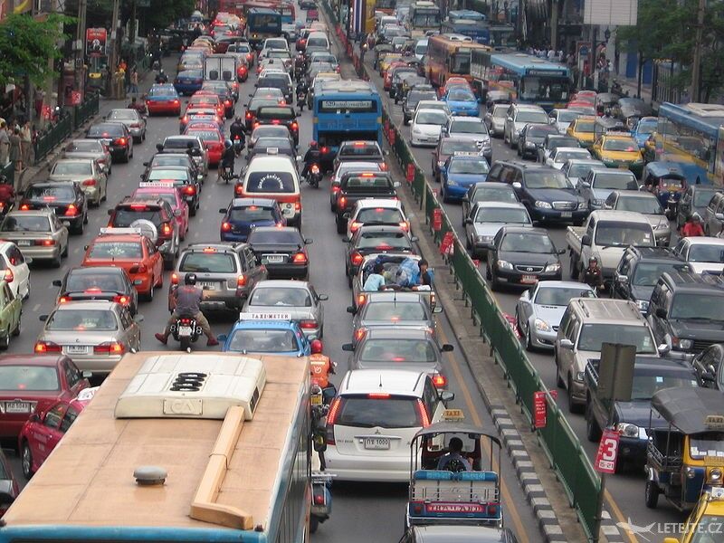 Doprava v Bangkoku je katastrofálna, dennodenne mesto sužujú kolóny, autor: Paul 012