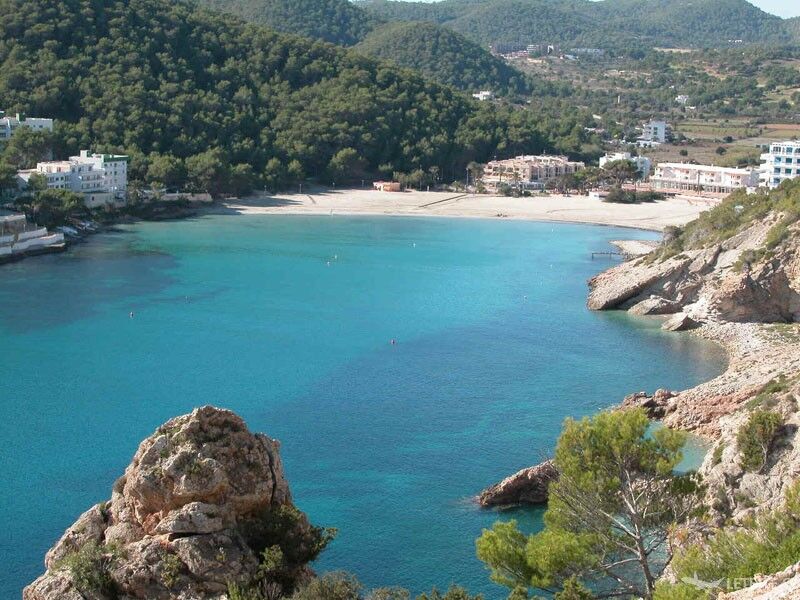 Tyrkysové more je pre ostrov Ibiza typické, autor: castalano