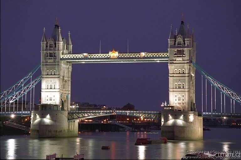 Tower Bridge je majestátom mesta, autor: sarah torton
