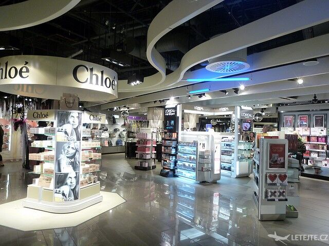 Duty free shopy sa oplatia, autor: NewbieRunner